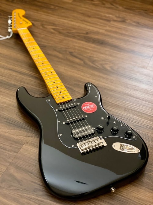 Squier Classic Vibe 70s Stratocaster HSS in Black with Maple FB